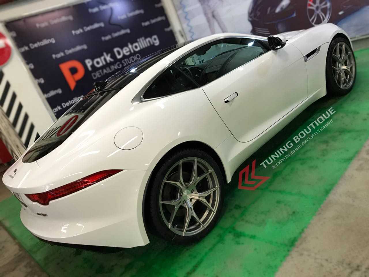 Jaguar F-Type на 20" дисках Rohana RFX5 Brushed Titanium фото 1